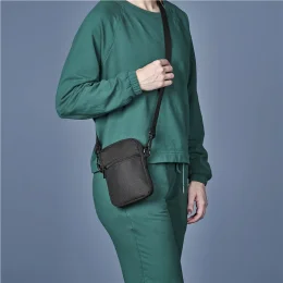 Altitude City Crossbody Bag - BLACK