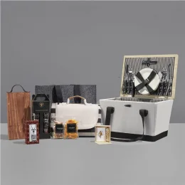 Yatta Daytrip Delights Hamper - NATURAL